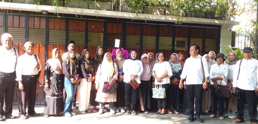 Ratusan Warga Bantul Datangi Rumah Jokowi