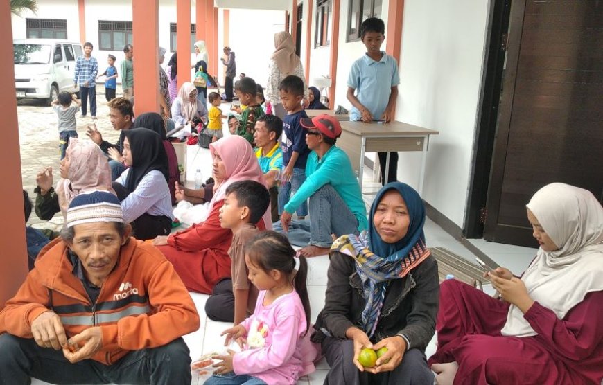 Pelajar Sekolah Rakyat di Kebumen Kangen-kangenan dengan Keluarga