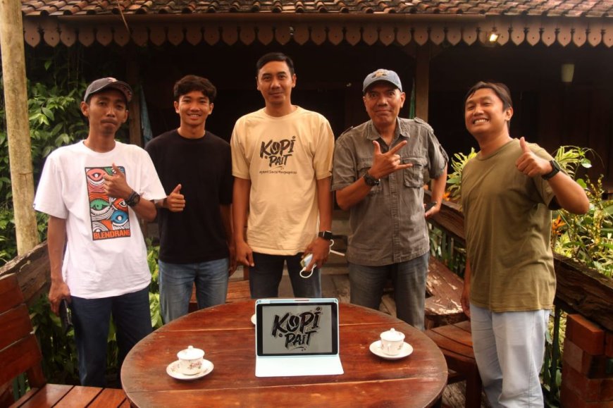 Dion Pesepakbola Timnas Asli Sleman Berbagi Pengalaman di Podcast Kopi Pait Pensa TV