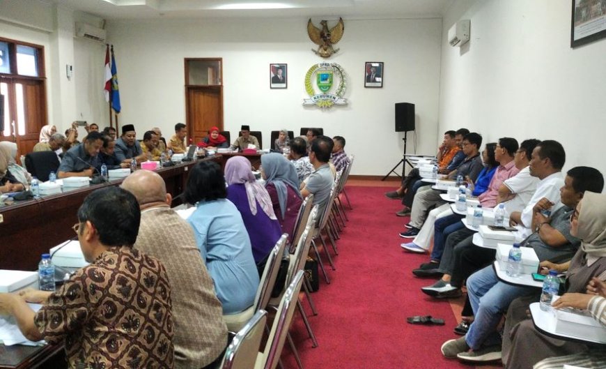 Audiensi ke DPRD Kebumen, Pedagang Pasar Wonokriyo Gombong Ingin Perpanjangan HGB