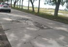 Jalan Penghubung Jalur Selatan Pansela Jawa Retak-retak