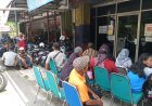 Demi BLT DBHCHT, Buruh Tani Tembakau Rela Antre Berjam-jam di BPR Bank Klaten
