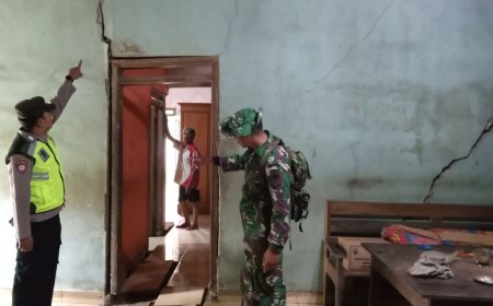 Tanah Bergerak di Kebumen Merusak Rumah