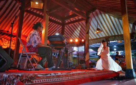 Bagus Mazasupa dan Bulan Jingga Bersinar di Ngayogjazz 2025