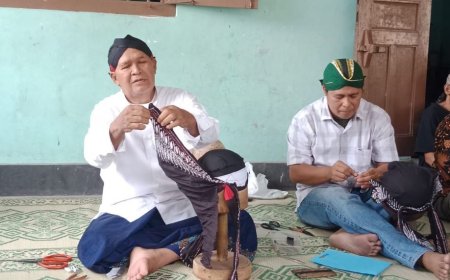 Menengok Sentra Kerajinan Blangkon di Dusun Beji Godean
