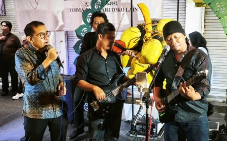 Suasana Malam di Malioboro Mendadak Riuh, Menbud Fadli Zon Ikut Ngamen