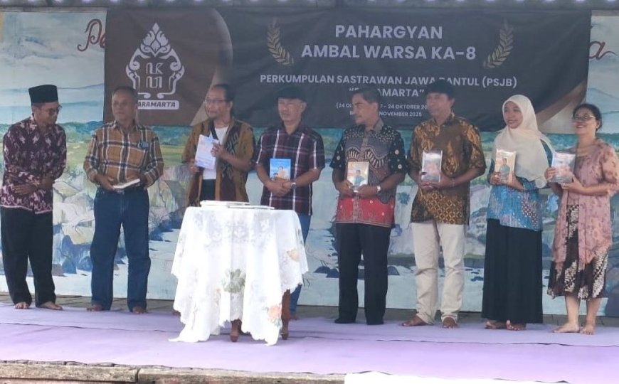 Bursa Buku Menandai HUT ke-8 Perkumpulan Sastrawan Jawa Bantul Paramarta