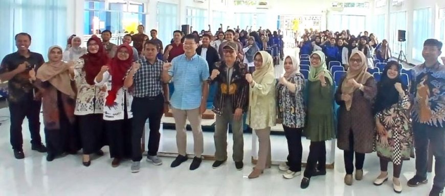 Profesor Asal Tiongkok Mengisi Kuliah Umum di Unsoed