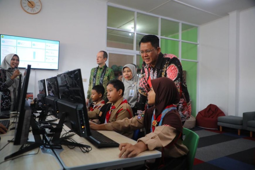 Pelajar SMPN 1 Pakem Kini Bisa Mengakses Buku Secara Daring