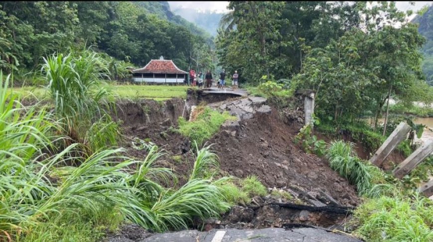 Jalan Wunut-Sompok Putus, Bantul Darurat Bencana