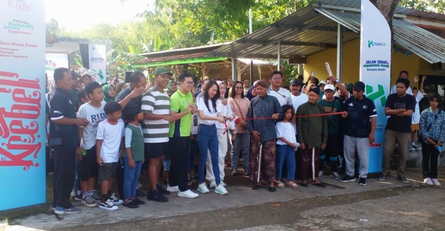 Homliv Tanam Pohon Jati di Desa Wisata Krebet