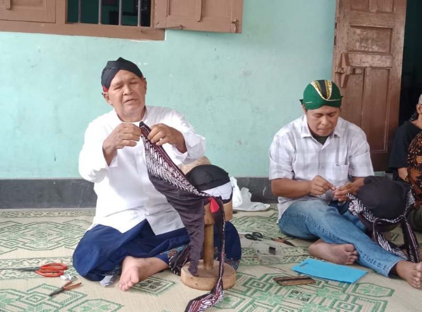 Menengok Sentra Kerajinan Blangkon di Dusun Beji Godean