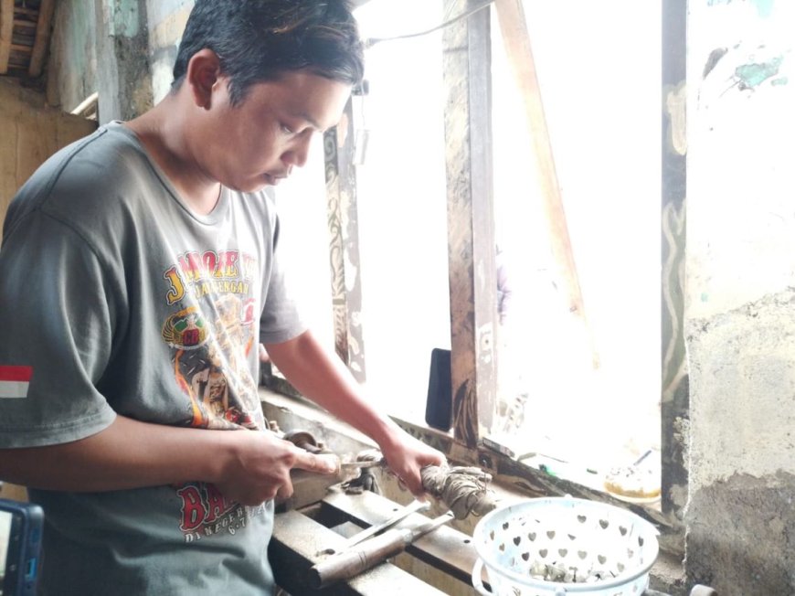 Perajin Cor Kuningan Ngawen Bertahan untuk Melestarikan Warisan Leluhur