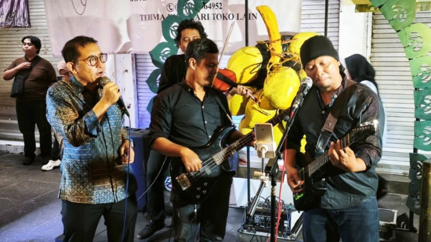 Suasana Malam di Malioboro Mendadak Riuh, Menbud Fadli Zon Ikut Ngamen