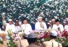 PDAM Bershalawat, Ribuan Jamaah Menyalakan HP di Alun-alun Purworejo