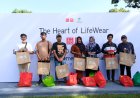 UNIQLO Salurkan 15.500 Pakaian dan Dana Rp 1,1 Miliar untuk Borobudur hingga Korban Bencana Sumatera