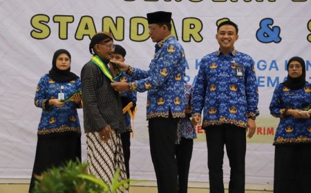 Belajar Tidak Mengenal Usia, Wabup Sleman Mewisuda 474 Peserta Sekolah Lansia