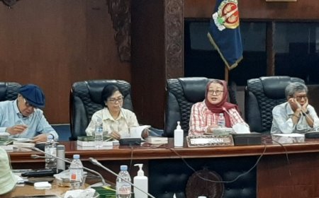 DPRD DIY Fasilitasi Diskusi Buku Sosial Demokrasi Karya Imam Yudotomo