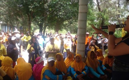 HUT ke-61 Partai Golkar, Ratusan Warga Bantul Senam di Pantai Pandansari