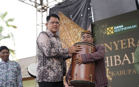 Dinas Kebudayaan Sleman Serahkan Hibah Alat Musik Tahun 2025