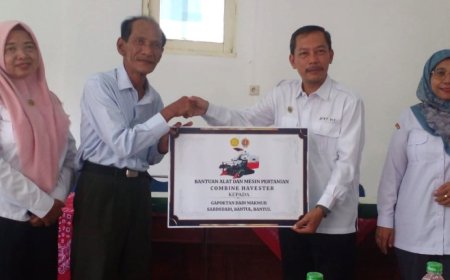 Gapoktan "Dadi Makmur" Bantul Peroleh Bantuan Combine Harvester