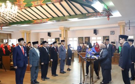 Bupati Purworejo Melantik 65 Pejabat, Dua di Antaranya Camat