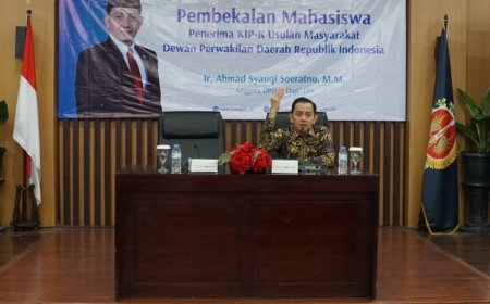 Ajak Mahasiswa Bersyukur, Ahmad Syauqi Soeratno Bekali Penerima Beasiswa KIP Kuliah