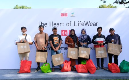 UNIQLO Salurkan 15.500 Pakaian dan Dana Rp 1,1 Miliar untuk Borobudur hingga Korban Bencana Sumatera