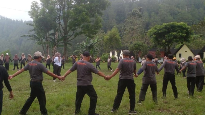 Anggota Satgas PPA Bantul Outbound di Tawangmangu
