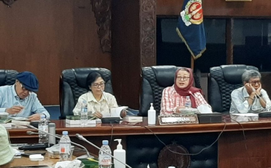 DPRD DIY Fasilitasi Diskusi Buku Sosial Demokrasi Karya Imam Yudotomo