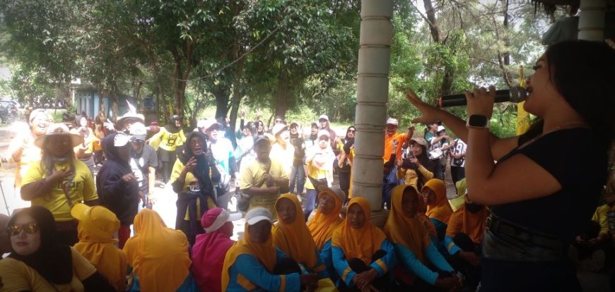HUT ke-61 Partai Golkar, Ratusan Warga Bantul Senam di Pantai Pandansari