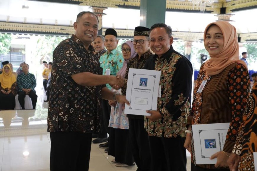 Sebanyak 268 PNS Pemkab Sleman Terima SK Pensiun