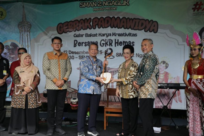 SMA Negeri 2 Ngaglik Terima Bantuan Gamelan dari GKR Hemas