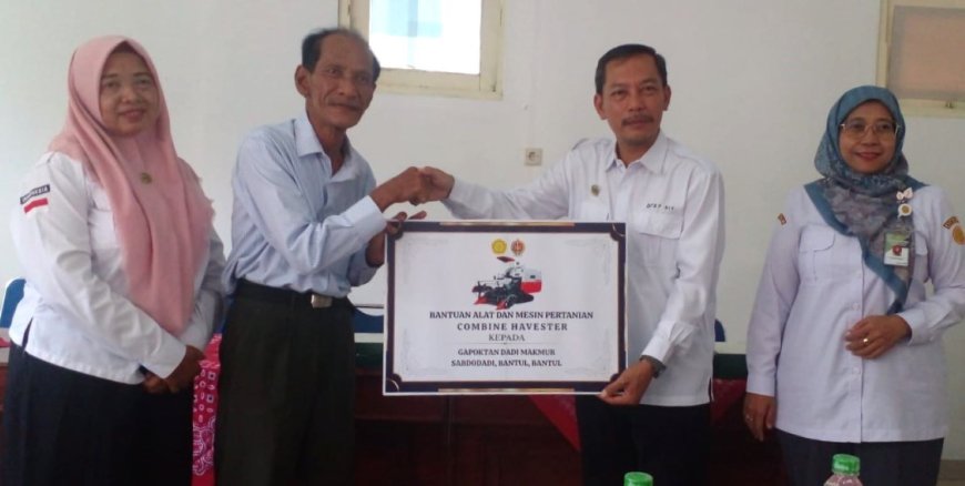 Gapoktan "Dadi Makmur" Bantul Peroleh Bantuan Combine Harvester