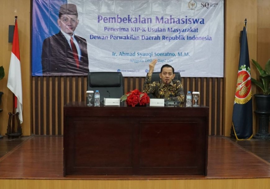 Ajak Mahasiswa Bersyukur, Ahmad Syauqi Soeratno Bekali Penerima Beasiswa KIP Kuliah