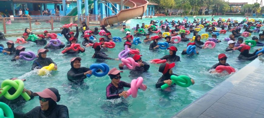 Ratusan Perempuan Ciblon Bareng, Sembuhkan Saraf Kejepit