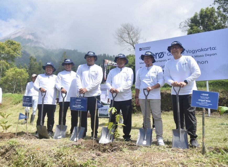 Bersama Telkom Indonesia, Bupati Sleman Tanam 500 Bibit Pohon di Lereng Merapi