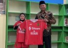 Tim Sepak Bola Putri SD Muhammadiyah Sapen Luncurkan Jersey Baru