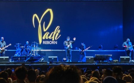 Tanpa Pesta Kembang Api, Pergantian Tahun di Pelataran Candi Prambanan