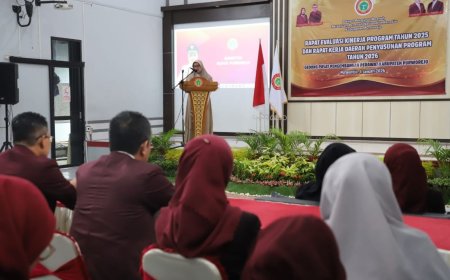 Bupati Purworejo Yuli Hastuti Minta Perawat Tingkatkan Kompetensi