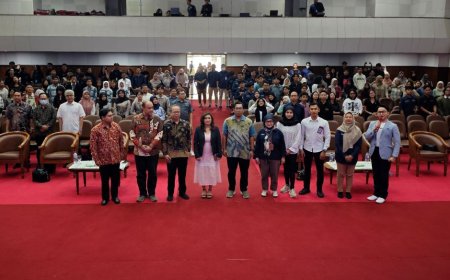 Komdigi Tegas, AI Hanyalah 'Co-Pilot' Jangan Serahkan Nalar Kritis pada Mesin