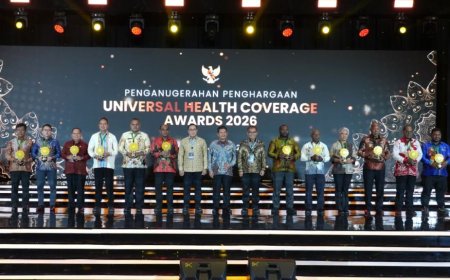 Sebanyak 428 Kepala Daerah Menerima Universal Health Coverage Awards