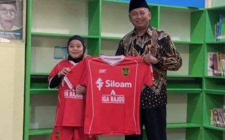 Tim Sepak Bola Putri SD Muhammadiyah Sapen Luncurkan Jersey Baru