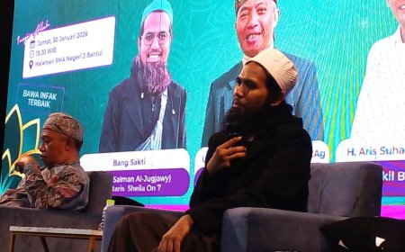 Mantan Gitaris Sheila On 7 Isi Pengajian Akbar di SMAN 2 Bantul