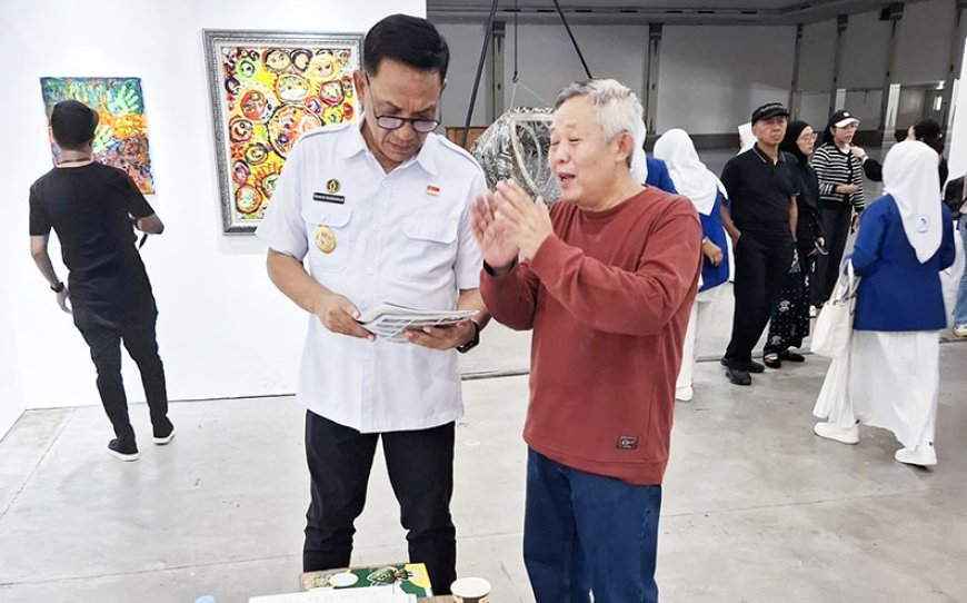 Trinity Art Karya "Pelukis Satu Triliun" Sam Sianata Menjadi Sorotan Pengunjung di JIAF