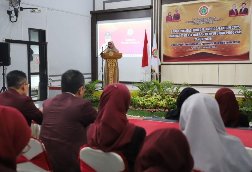Bupati Purworejo Yuli Hastuti Minta Perawat Tingkatkan Kompetensi