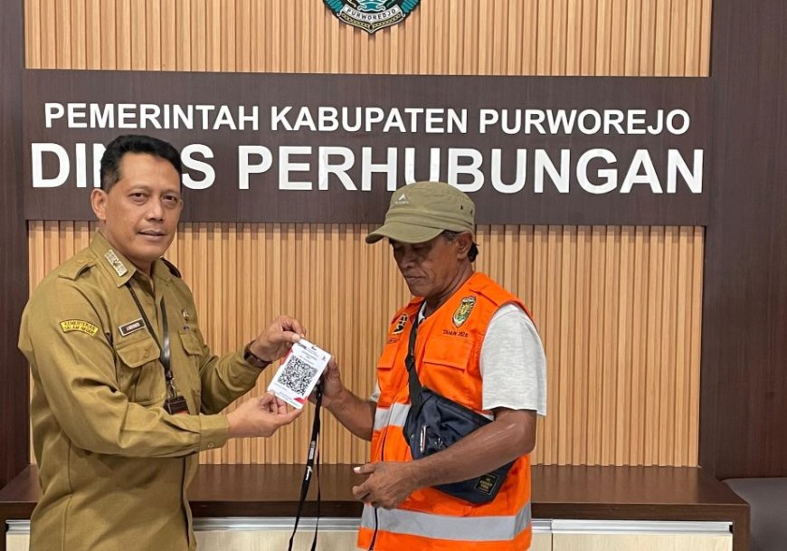 Pemkab Purworejo Mulai Terapkan Parkir Nontunai, Pakai QRIS