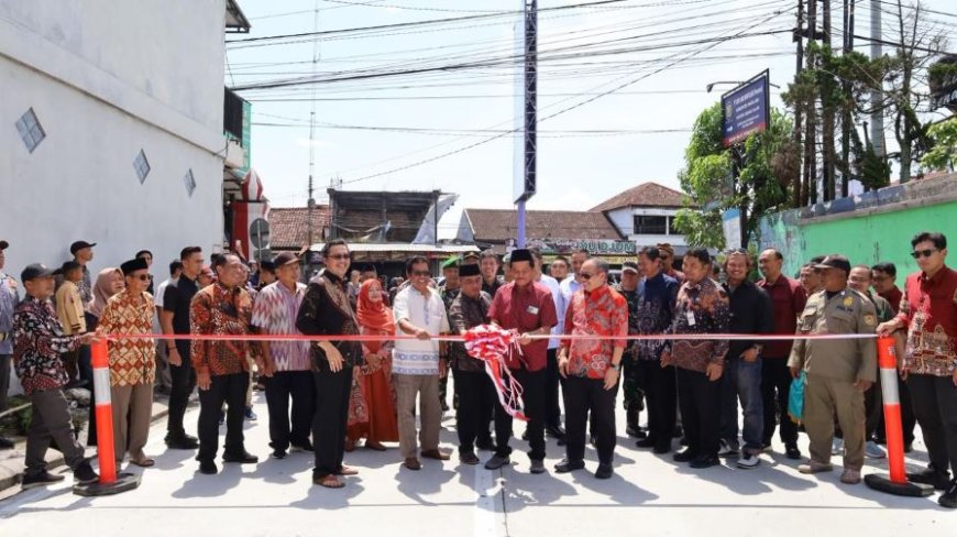 Ruas Jalan Kaligesik-Salam Selesai Dibangun, Kontribusi Sofwan Dedy Ardyanto Diapresiasi Bupati