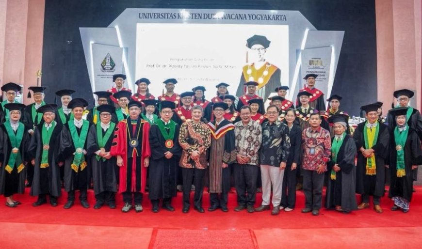 Prof Rizaldy Taslim Dikukuhkan sebagai Guru Besar UKDW