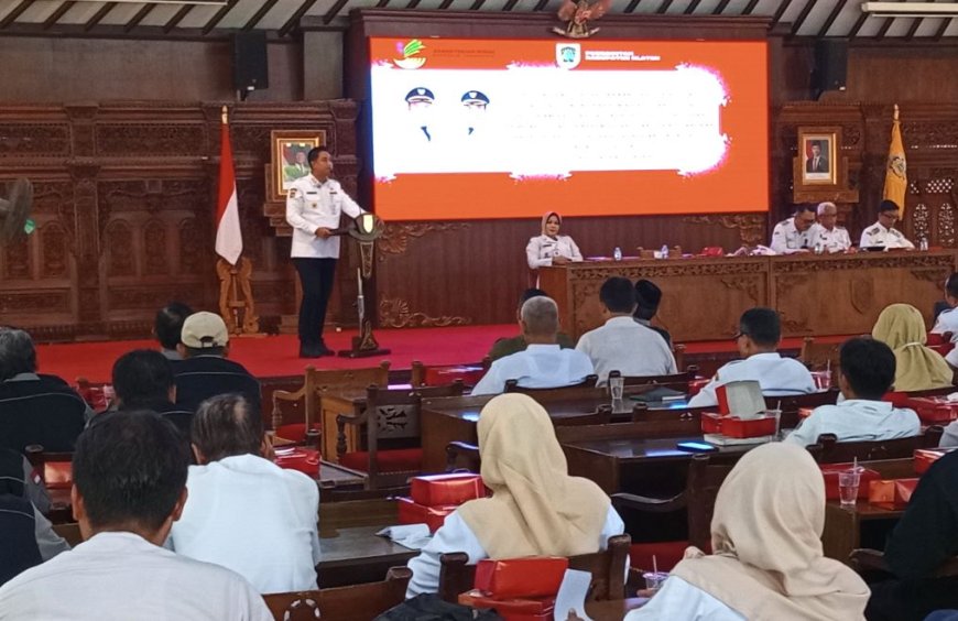 Perlu Edukasi, Bupati Klaten: Bansos Tidak Bersifat Selamanya
